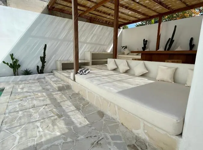 Chic Mediteranean 2 Bedroom W Private Pool *