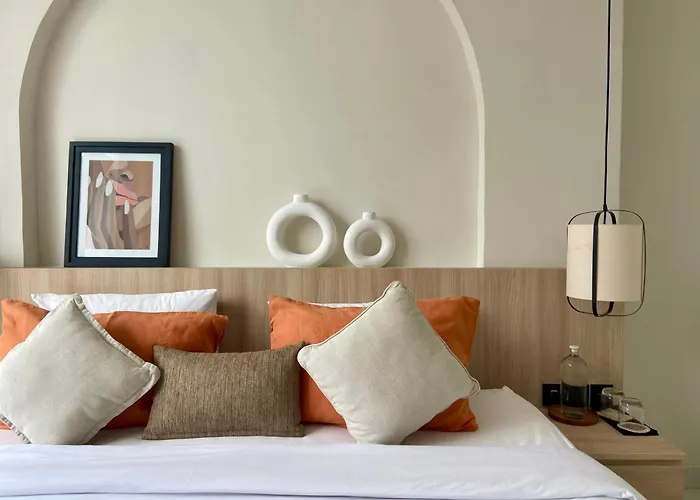 Chic Mediteranean 2 Bedroom W Private Pool