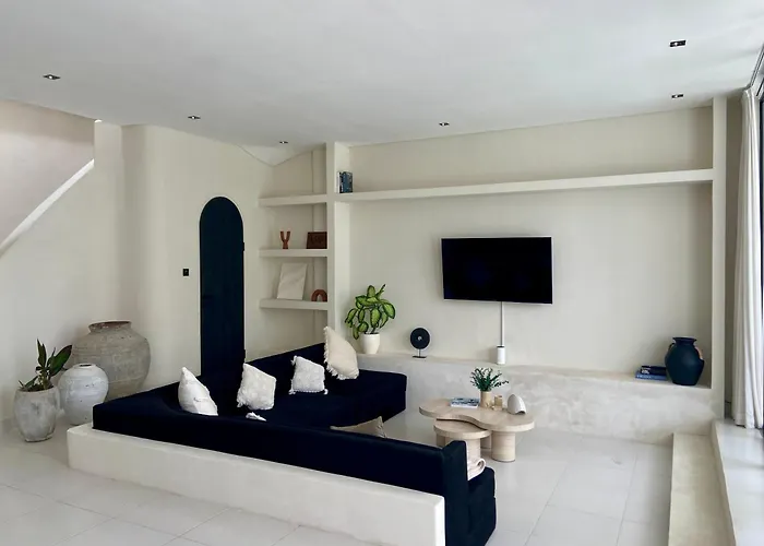 Chic Mediteranean 2 Bedroom W Private Pool Villa Canggu