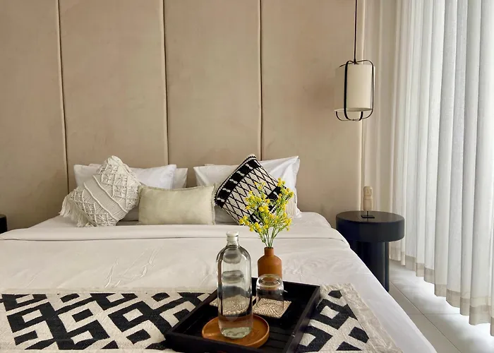 Chic Mediteranean 2 Bedroom W Private Pool *
