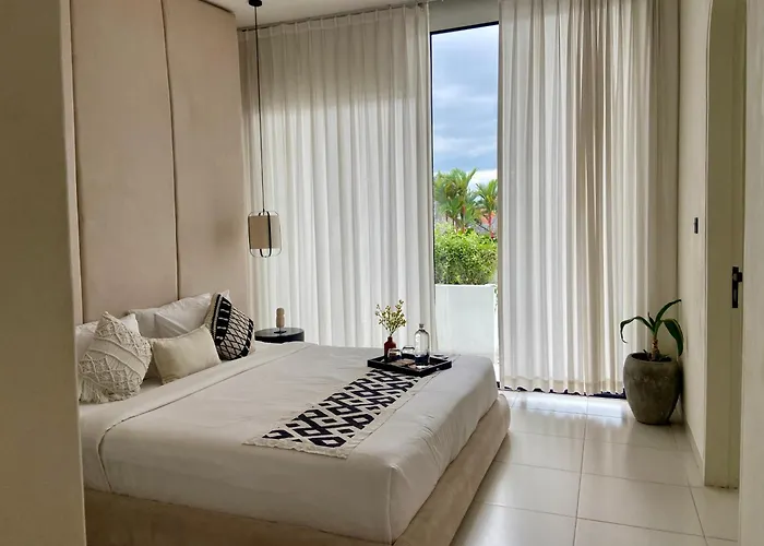 Chic Mediteranean 2 Bedroom W Private Pool