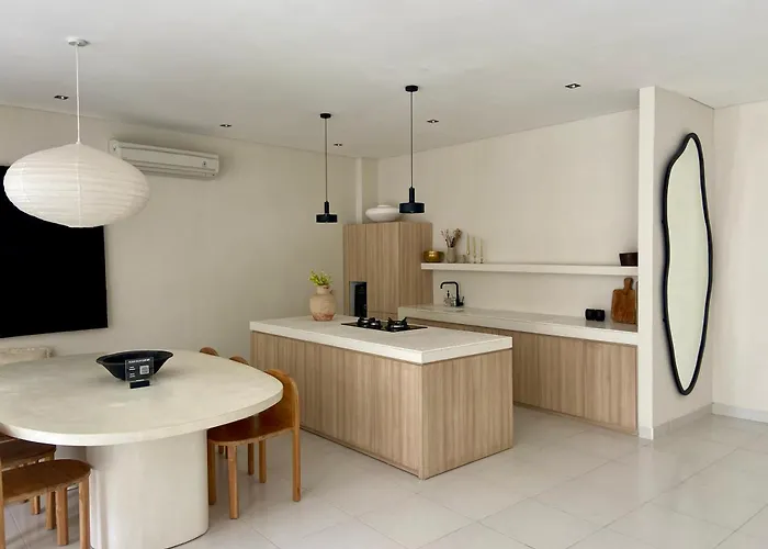 Chic Mediteranean 2 Bedroom W Private Pool