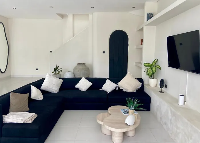 Chic Mediteranean 2 Bedroom W Private Pool Villa