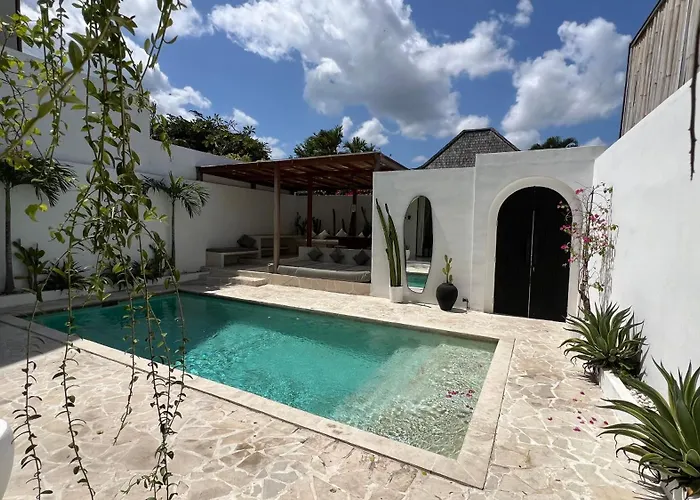 Villa Chic Mediteranean 2 Bedroom W Private Pool *